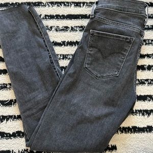 HIGH RISE SUPER SKINNY LEVIS